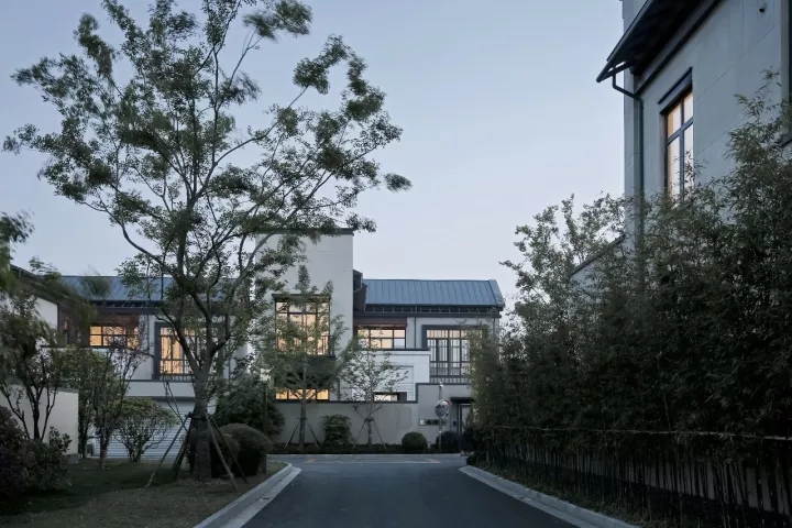内侧修建单体的院落普遍安顿于修建和蹊径之间以；；；；に矫苄