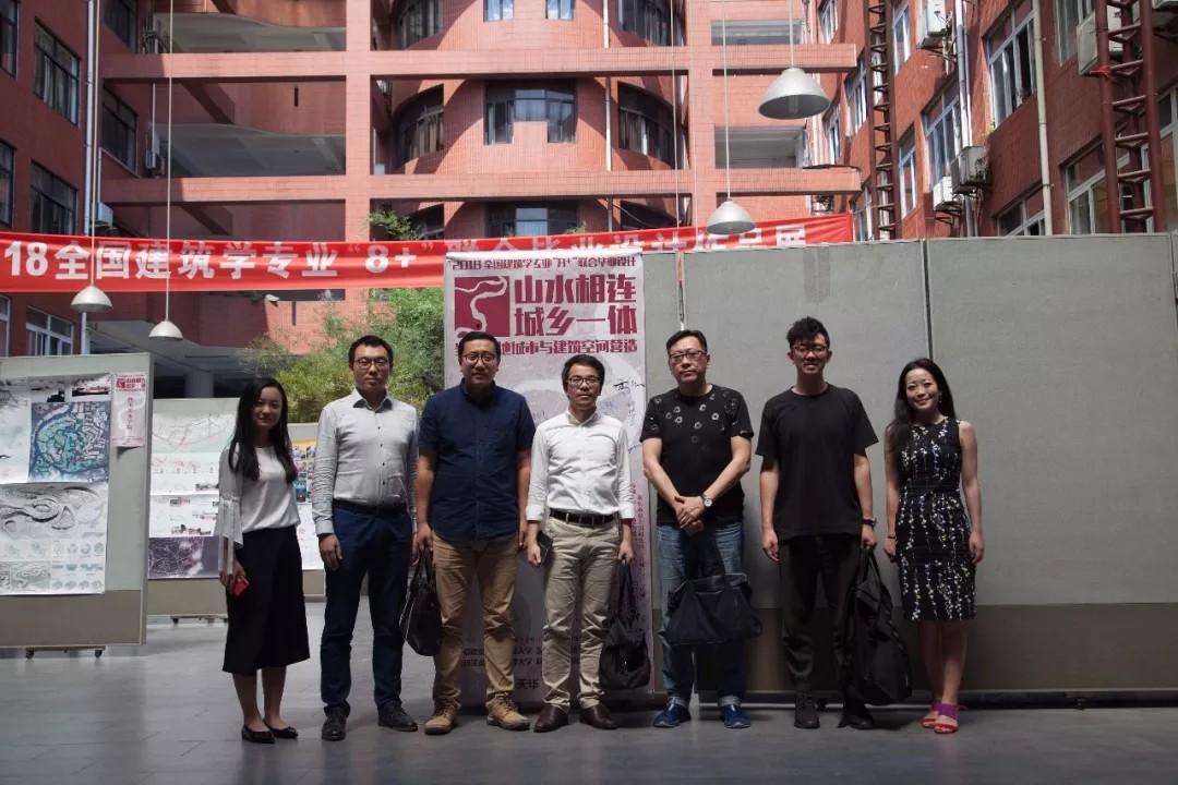 w66利来企业导师团合影